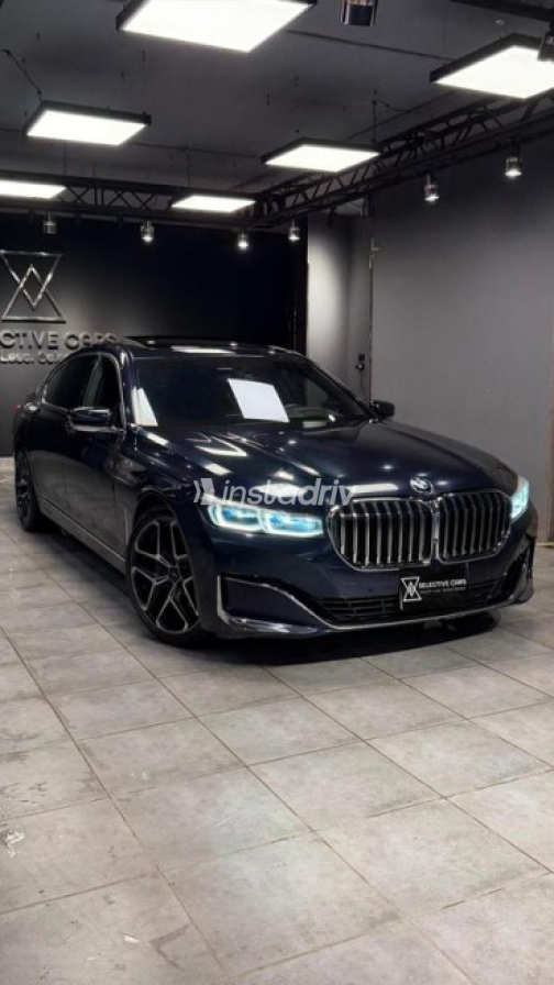 BMW 730 2021 Dark Blue Automatic Used for Sale in Cairo - 3