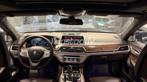 BMW 730 2021 Dark Blue Automatic Used for Sale in Cairo - 6
