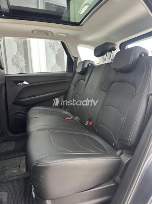 Chevrolet Captiva 2026 Gray Automatic Used for Sale in Sheikh Zayed City - 8