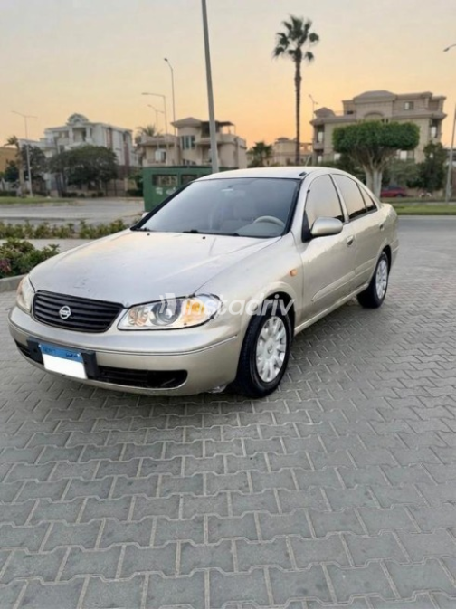 Nissan Sunny 2009 Gold Automatic Used for Sale in Pyramids Gardens - 1