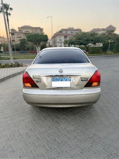 Nissan Sunny 2009 Gold Automatic Used for Sale in Pyramids Gardens - 7