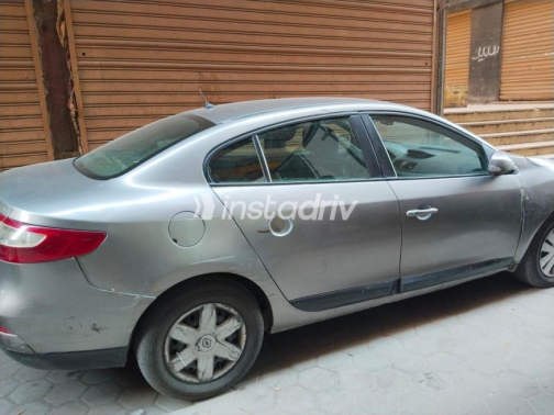 Renault Fluence 2011 Gray Automatic Used for Sale in Hadayeq El Zeitoun - 5