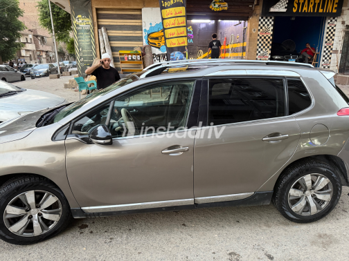 Peugeot 2008 2017 Gray Automatic Used for Sale in Greater Cairo ( Cairo + Giza) - 4