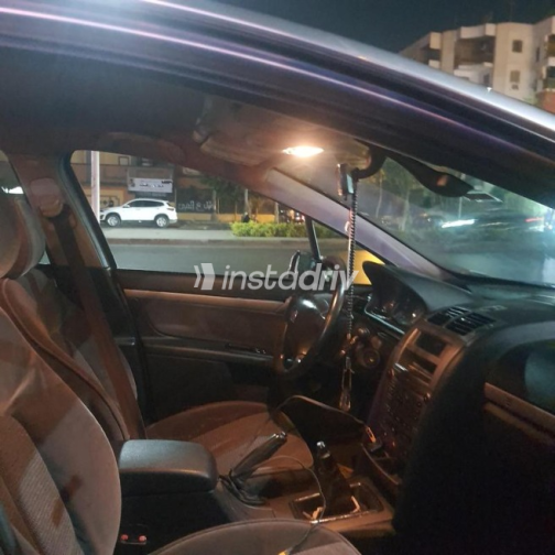 Peugeot 407 2008 Silver Manual Used for Sale in Cairo - 8