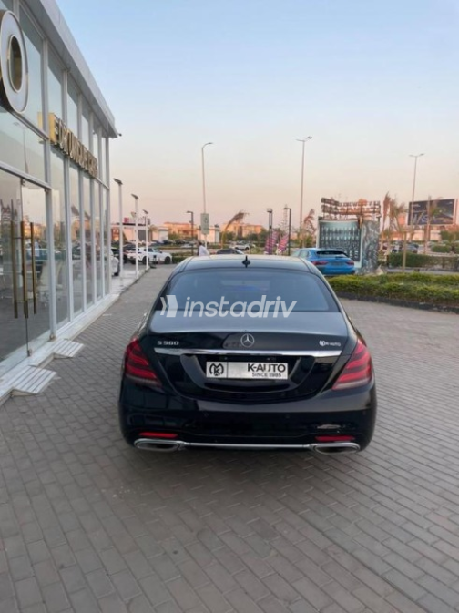 مرسيدس S 560 2019 أسود أوتوماتيك مستعملة للبيع في مدينة الشيخ زايد - 4