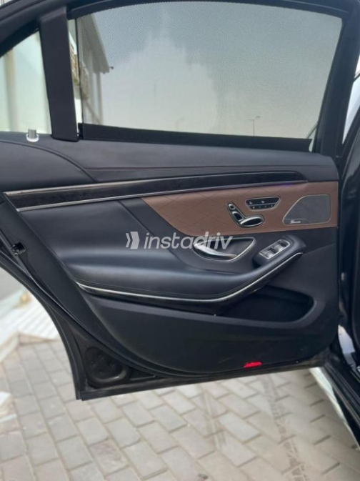 مرسيدس S 560 2019 أسود أوتوماتيك مستعملة للبيع في مدينة الشيخ زايد - 9