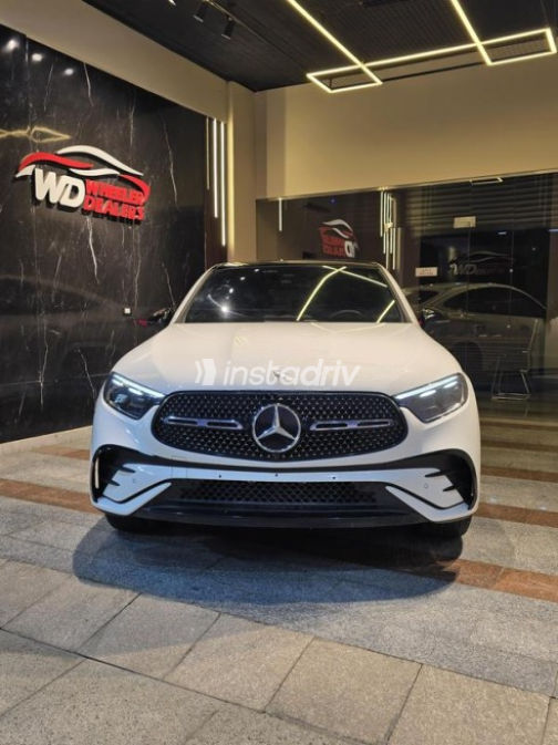 Mercedes GLC 200 2025 White Automatic Used for Sale in Sheikh Zayed City - 3