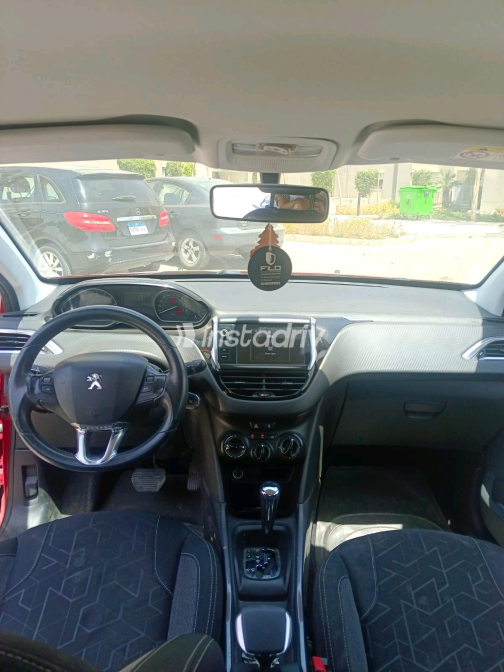 Peugeot 2008 2017 White Automatic Used for Sale in Greater Cairo ( Cairo + Giza) - 4