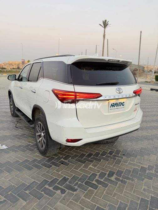 Toyota Fortuner 2019 White Automatic Used for Sale in Greater Cairo ( Cairo + Giza) - 6