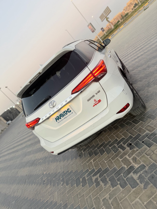 Toyota Fortuner 2019 White Automatic Used for Sale in Greater Cairo ( Cairo + Giza)
