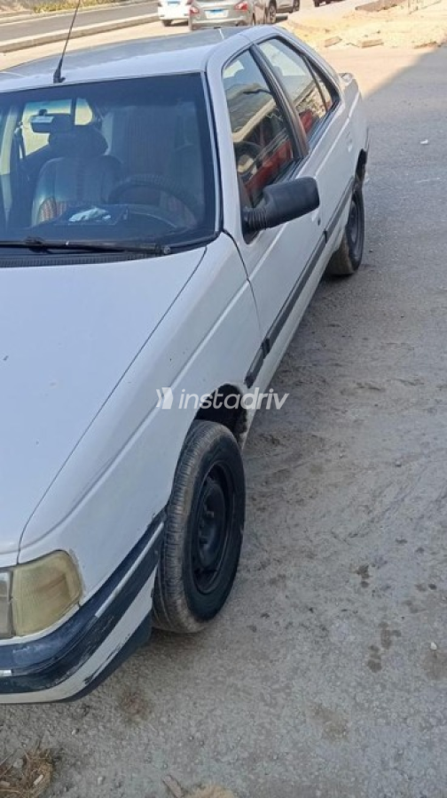 بيجو 405 2000 أبيض يدوي مستعملة للبيع في القاهرة - 2