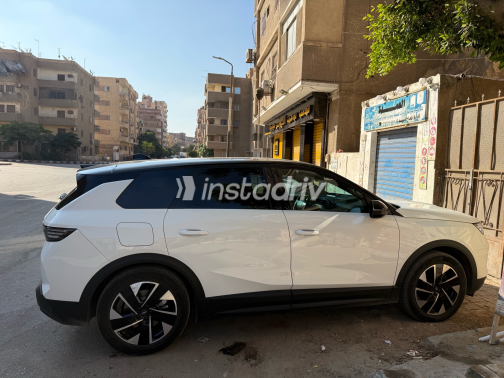 اوبل جراند لاند 2026 أبيض أوتوماتيك مستعملة للبيع في القاهرة الكبرى ( القاهرة - الجيزة) - 2