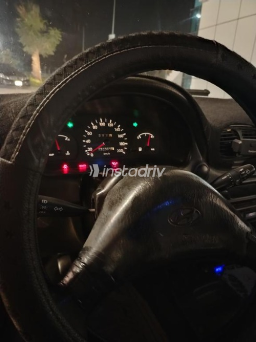 Hyundai Accent 2005 Silver Manual Used for Sale in Al Shorouk - 5
