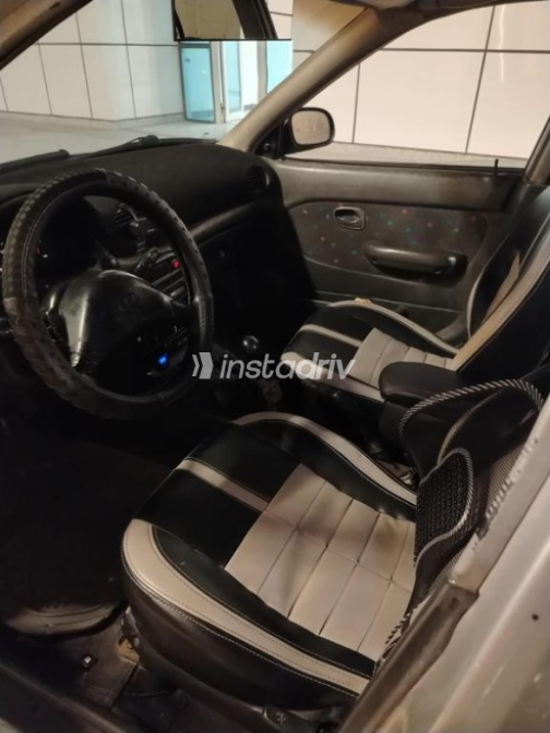Hyundai Accent 2005 Silver Manual Used for Sale in Al Shorouk - 6