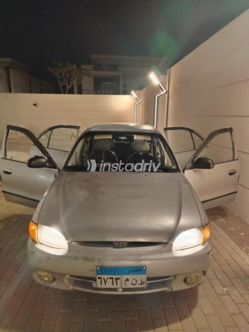 Hyundai Accent 2005 Silver Manual Used for Sale in Al Shorouk - 9
