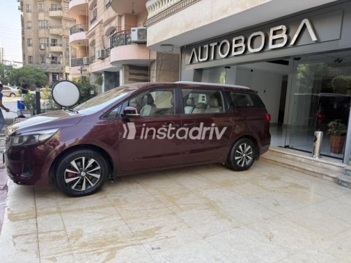 Kia Carnival 2016 Dark Red Automatic Used for Sale in Heliopolis - 2