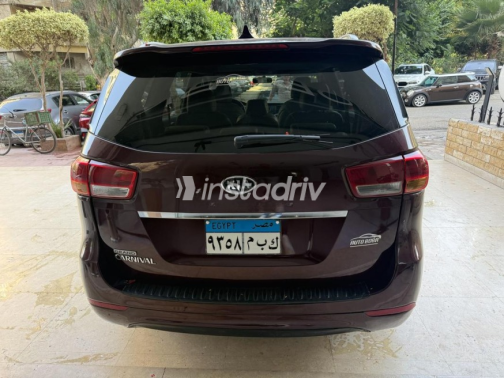 Kia Carnival 2016 Dark Red Automatic Used for Sale in Heliopolis - 5