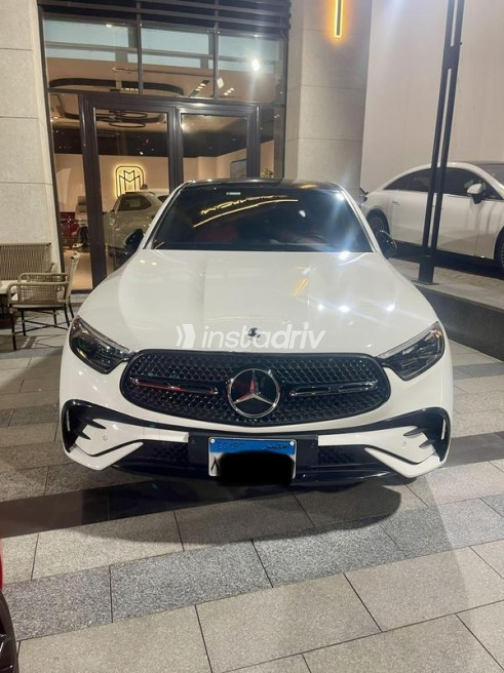 مرسيدس GLC 300 2024 أبيض أوتوماتيك مستعملة للبيع في مدينة الشيخ زايد - 1