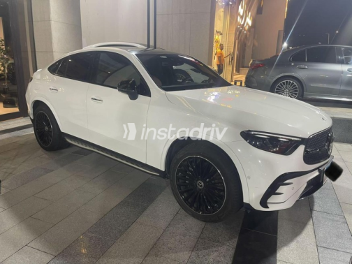 مرسيدس GLC 300 2024 أبيض أوتوماتيك مستعملة للبيع في مدينة الشيخ زايد - 2