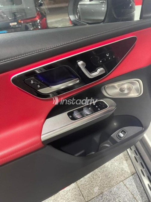 مرسيدس GLC 300 2024 أبيض أوتوماتيك مستعملة للبيع في مدينة الشيخ زايد - 7
