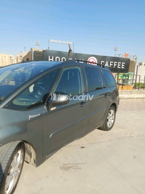 Citroën C4 Grand Picasso 2014 Dark Gray Automatic Used for Sale in Greater Cairo ( Cairo + Giza) - 1