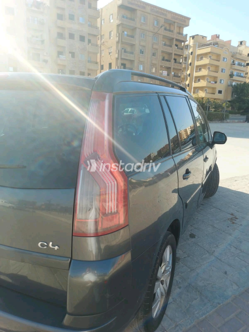 Citroën C4 Grand Picasso 2014 Dark Gray Automatic Used for Sale in Greater Cairo ( Cairo + Giza) - 8