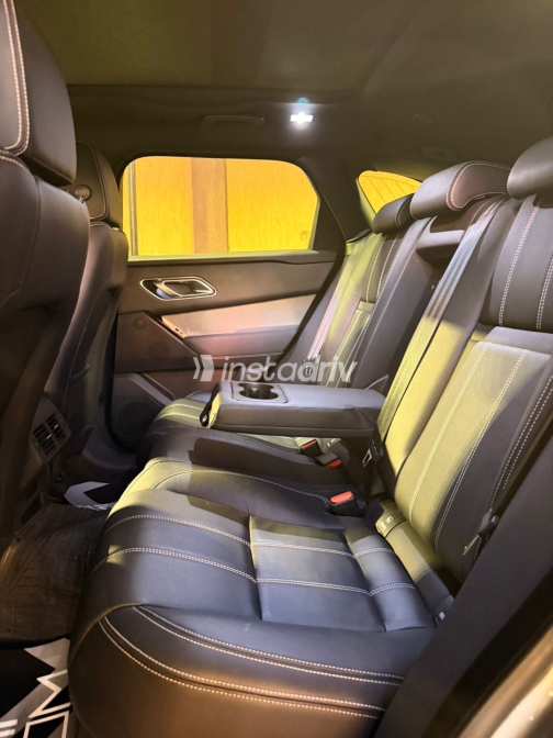 Land Rover Velar 2023 Gray Automatic Used for Sale in Greater Cairo ( Cairo + Giza) - 3