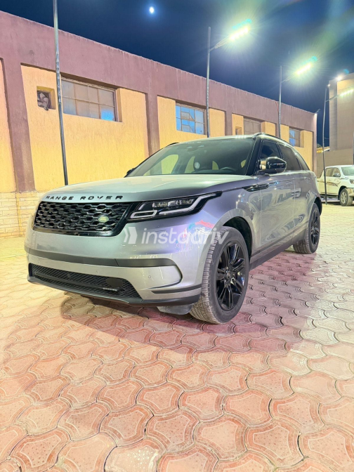 Land Rover Velar 2023 Gray Automatic Used for Sale in Greater Cairo ( Cairo + Giza) - 4