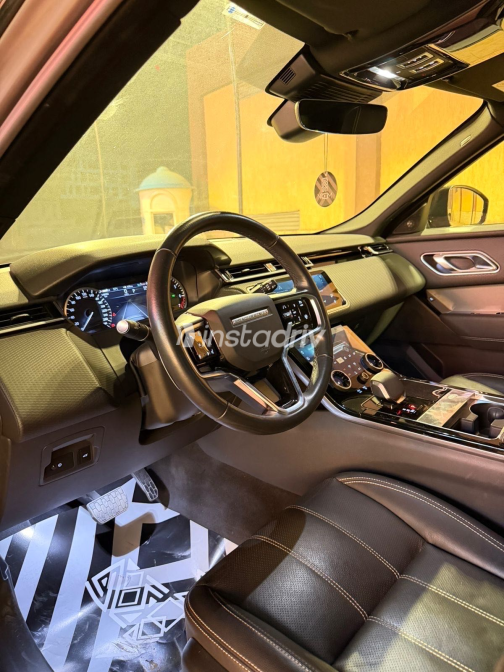 Land Rover Velar 2023 Gray Automatic Used for Sale in Greater Cairo ( Cairo + Giza) - 5