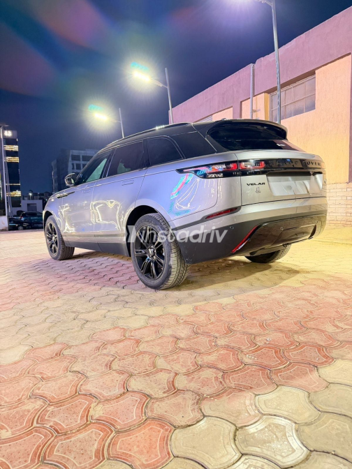 Land Rover Velar 2023 Gray Automatic Used for Sale in Greater Cairo ( Cairo + Giza) - 7