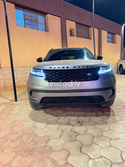 Land Rover Velar 2023 Gray Automatic Used for Sale in Greater Cairo ( Cairo + Giza) - 9