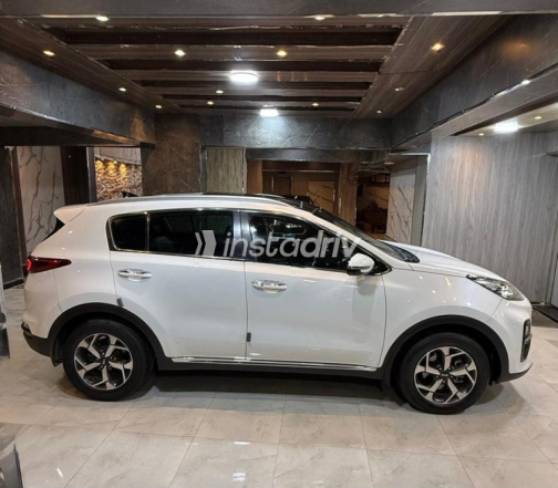 Kia Sportage 2020 White Automatic Used for Sale in Nasr city - 10