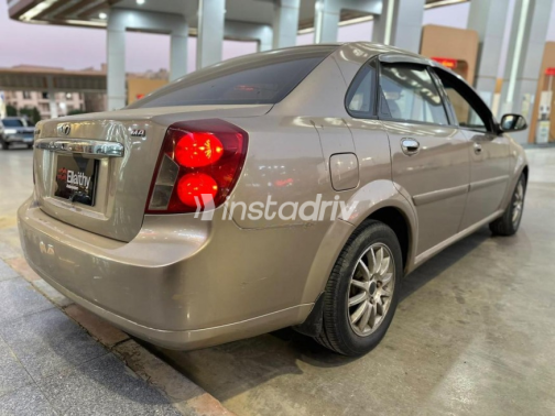 Daewoo Lacetti 2003 Gold Automatic Used for Sale in Cairo - 4