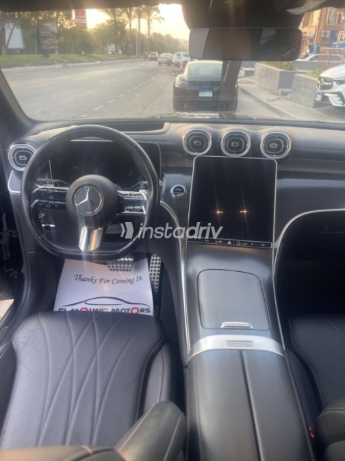 مرسيدس GLC 300 2023 أزرق غامق أوتوماتيك مستعملة للبيع في مدينة الشيخ زايد - 6