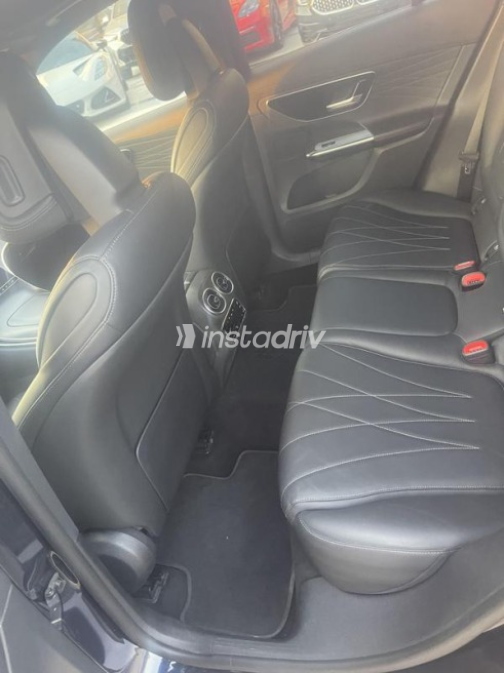 مرسيدس GLC 300 2023 أزرق غامق أوتوماتيك مستعملة للبيع في مدينة الشيخ زايد - 7