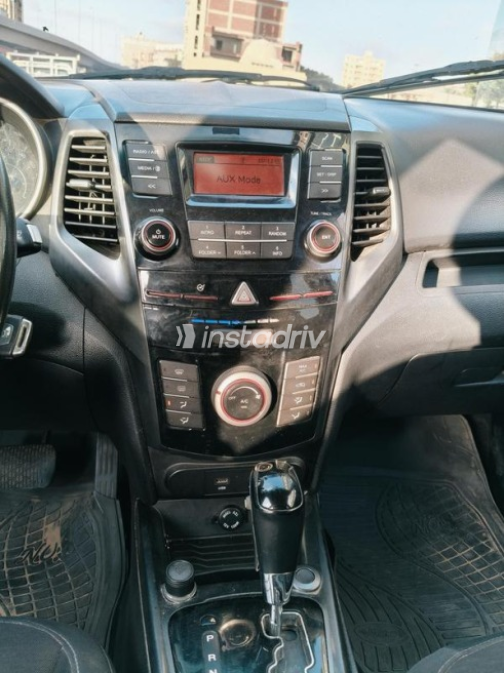 Ssang Yong Tivoli XLV 2019 White Automatic Used for Sale in Agamy - 10