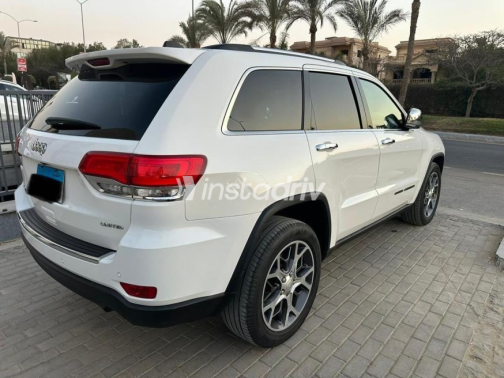 Jeep Grand Cherokee 2020 White Automatic Used for Sale in Sheikh Zayed City - 5