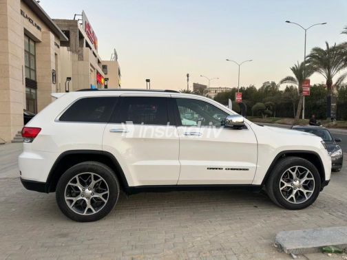 Jeep Grand Cherokee 2020 White Automatic Used for Sale in Sheikh Zayed City - 6