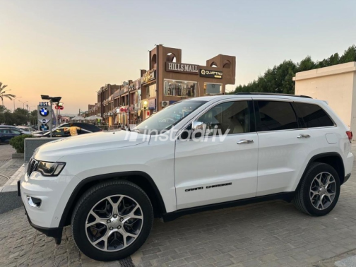 Jeep Grand Cherokee 2020 White Automatic Used for Sale in Sheikh Zayed City - 7