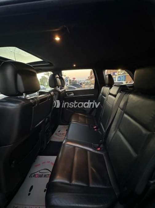 Jeep Grand Cherokee 2020 White Automatic Used for Sale in Sheikh Zayed City - 10