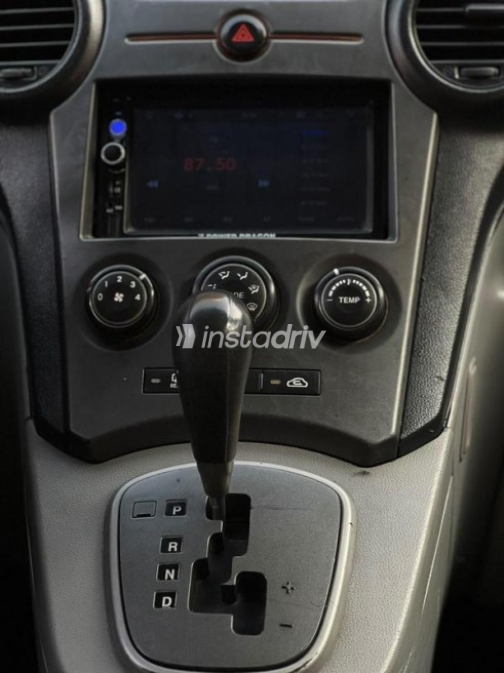Kia Carens 2010 Silver Automatic Used for Sale in Cairo - 5