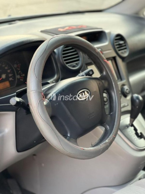Kia Carens 2010 Silver Automatic Used for Sale in Cairo - 6