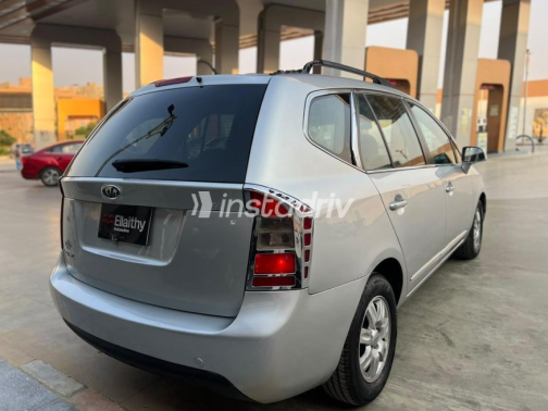 Kia Carens 2010 Silver Automatic Used for Sale in Cairo - 7