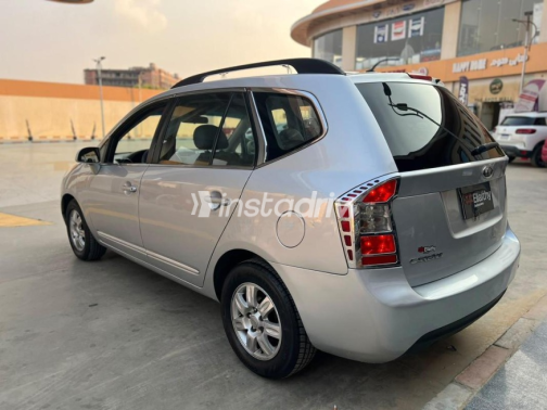 Kia Carens 2010 Silver Automatic Used for Sale in Cairo - 9