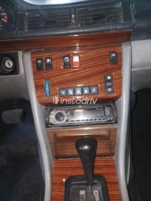 Mercedes 200 1988 Silver Automatic Used for Sale in Greater Cairo ( Cairo + Giza) - 4