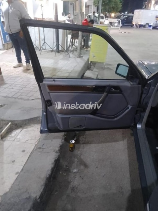Mercedes 200 1988 Silver Automatic Used for Sale in Greater Cairo ( Cairo + Giza) - 6