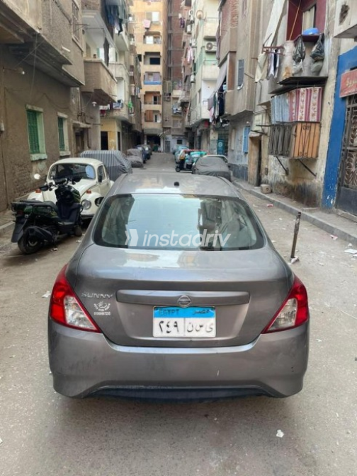 Nissan Sunny 2018 Dark Gray Automatic Used for Sale in Cairo - 8