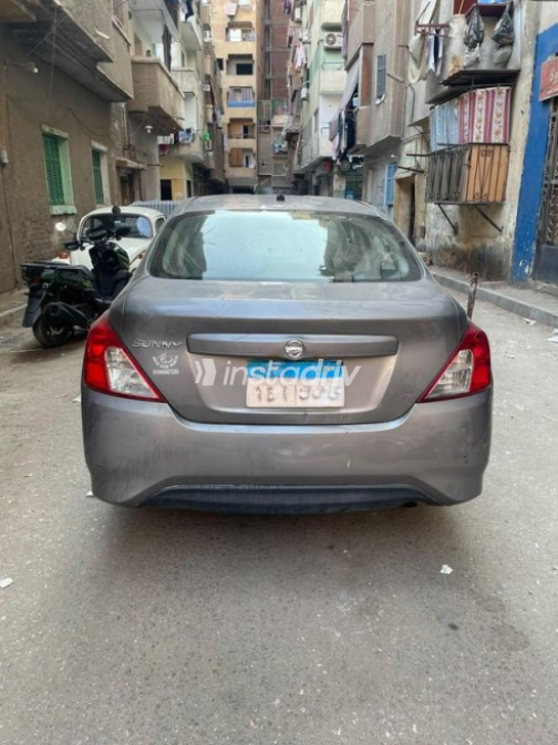 Nissan Sunny 2018 Dark Gray Automatic Used for Sale in Cairo - 9