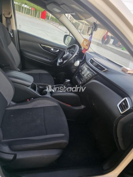 Nissan Qashqai 2020 White Automatic Used for Sale in Alexandria - 9