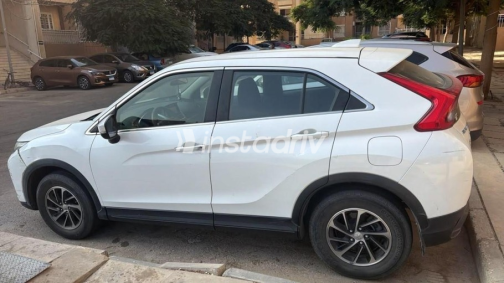 Mitsubishi Eclipse Cross 2020 White Automatic Used for Sale in Cairo - 3